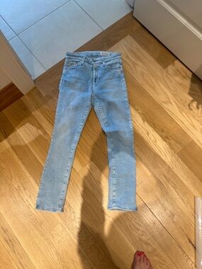 Light Wash Skinny Jeans - Light Blue